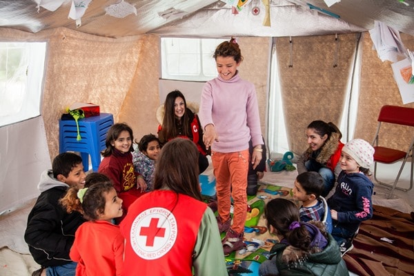 At the Piraeus port in Greece, Red Cross volunteers have set up a space for children