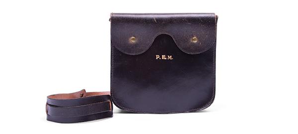 CRCC Nursing Auxiliary member’s regulation pouch (to replace a purse), 1940-45