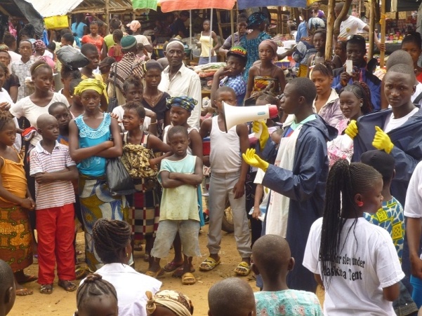 Raising awareness about the Ebola outbreak in Sierra Leone