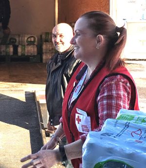 Tammy Saunders volunteering during an emergency response