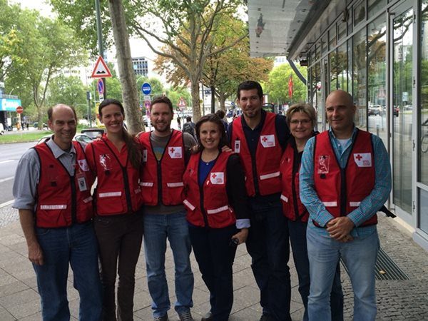 Des travailleurs humanitaires de la Croix-Rouge canadienne en Allemagne