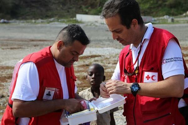 IFRC’s Colin Chaperon and Raziel Uranga getting ready to provide first aid