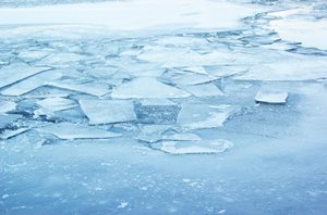 Temperature fluctuations in winter affect ice thickness and safety