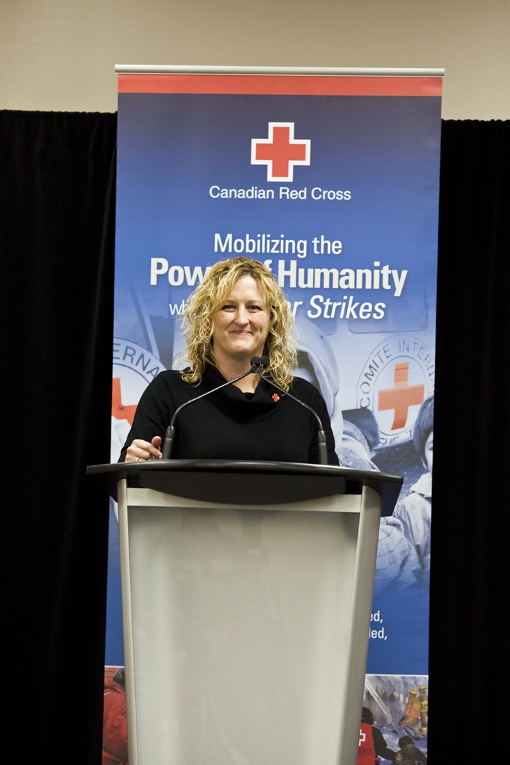 Tanya Elliott, director of Red Cross Ontario zone public affairs, welcomes guests to the official announcement. / Photo credit: Johan Hallberg-Campbell