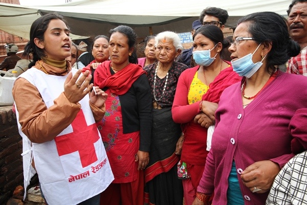 Nepal Red Cross volunteer trains camp residents