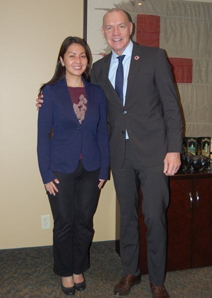 Dr. Gwendolyn Pang, Secretary General of the Philippine Red Cross pictured with Conrad Sauvé, Canadian Red Cross President and CEO