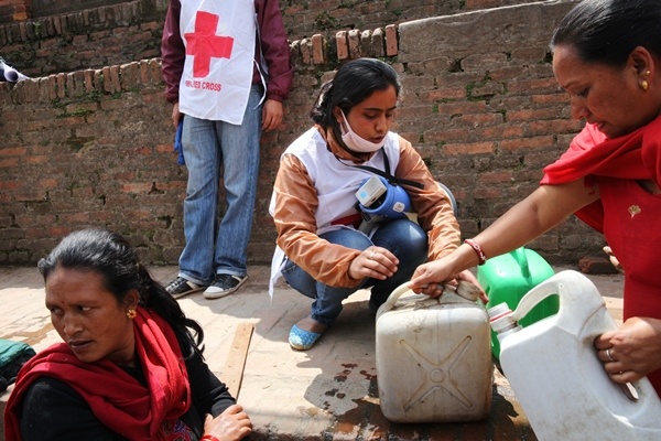Volunteer helps residents purify water