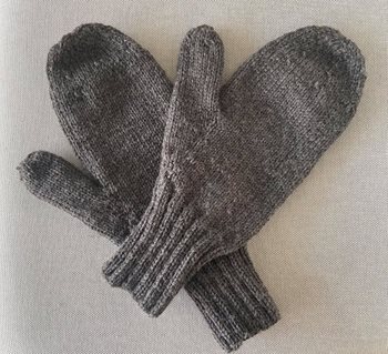 A pair of mittens knitted by the author.